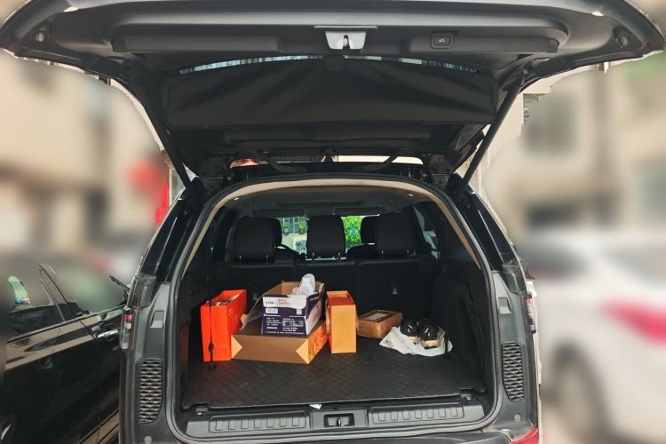 Used Land Rover Discovery 2017 3.0 SC V6 SE Trunk