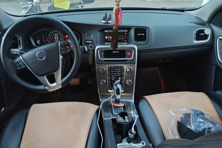 Used Volvo V60 2014 Facelift T5 Zhiyi Edition