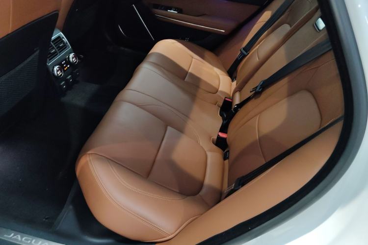 Used Jaguar XFL 2024 2.0T P300 Four-Wheel Drive Flagship Sport Gold Edition