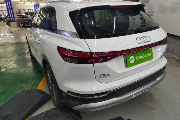 Used Audi Q5 e-tron 2023 40 e-tron Shining Edition Brocade Suit
