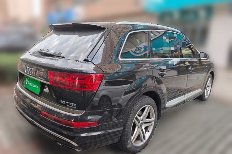 Used Audi Q7 2018 40 TFSI Comfort Model
