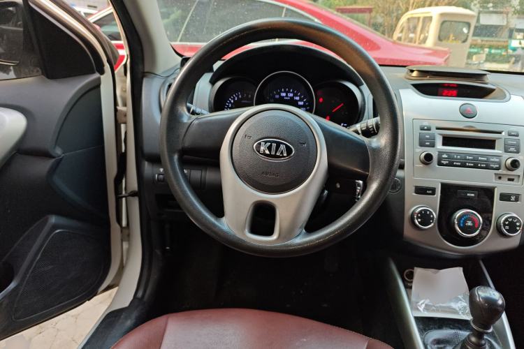 Used Kia Forte 2014 1.6L MT GL
