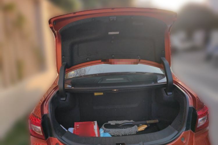 Used BYD Qin New Energy 2015 1.5T Dual-Crown Flagship Plus Edition Trunk