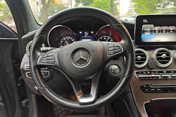 Used Mercedes-Benz GLC 2016 GLC 300 4MATIC Luxury Model
