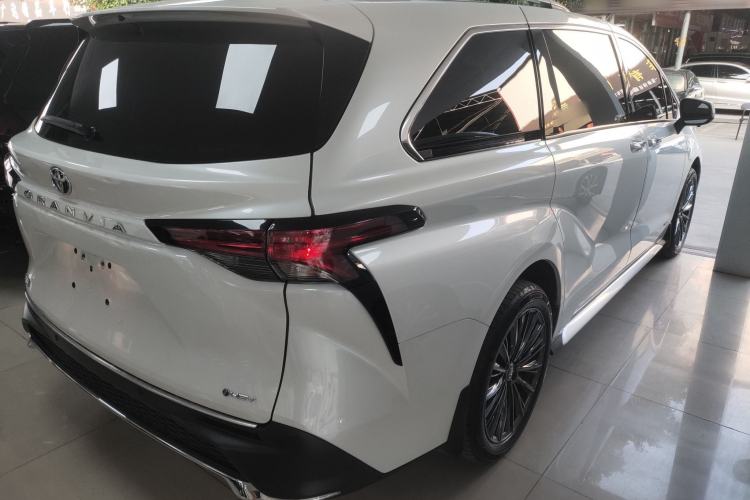 Used Toyota Granvia 2024 2.5L Hybrid Comfort Edition