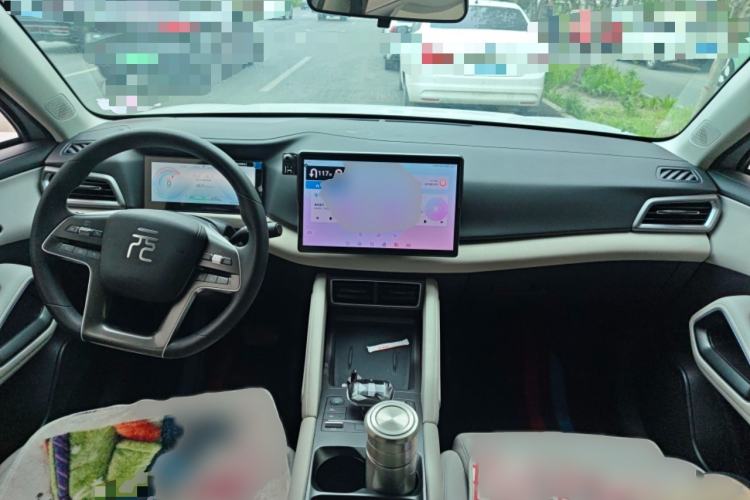 Used BYD Yuan UP 2024 401KM Leading Edition Interior 2