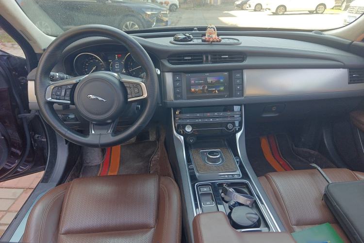 Used Jaguar XFL 2017 XFL 2.0T 200PS Elite Edition Center Console