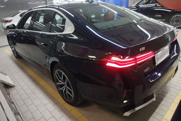 Used BMW i5 2025 eDrive 35L M Sport Package
