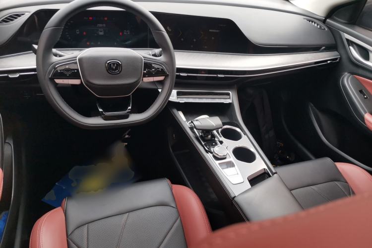 Used CHANGAN Eado 2023 Changan Edition PLUS Blue Whale NE 1.4T GDI DCT Prestige Version Center Console