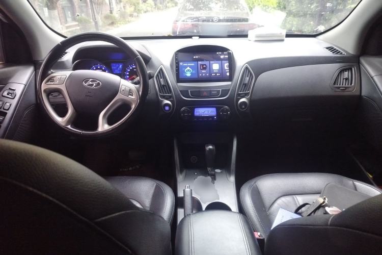 Used Hyundai ix35 2013 2.0L Automatic Two-Wheel Drive Smart GLS China IV Standard