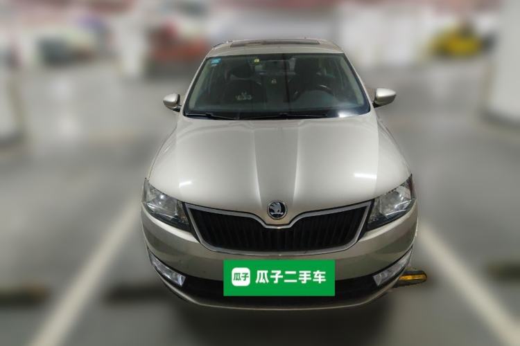 Used Skoda Rapid 2015 1.6L Automatic Smart Selection Model