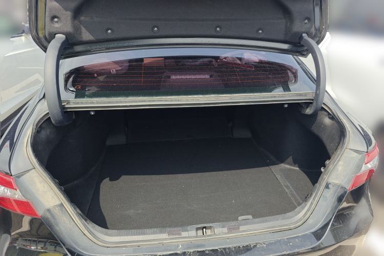 Used Toyota Camry 2019 Dual-Engine 2.5 HG Luxury Edition China VI Standard Trunk