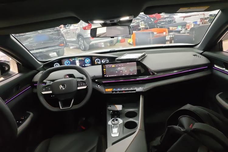 Used Changan UNI-V 2022 1.5T Prestige Version