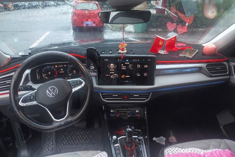 Used Volkswagen Tayron 2023 Revised Version 380TSI All-Wheel Drive R-Line High-Energy Edition Center Console