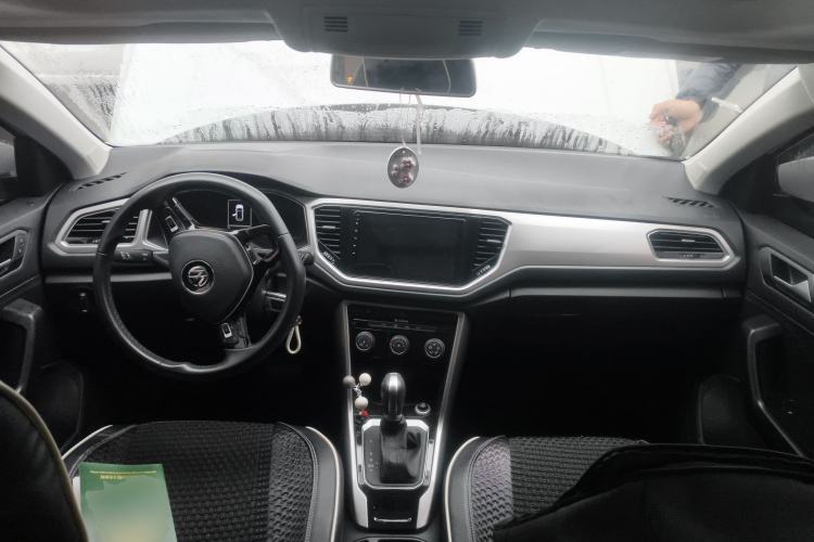 Used Volkswagen T-ROC 2019 230TSI DSG Two-Wheel-Drive Advanced Version China VI Standard
