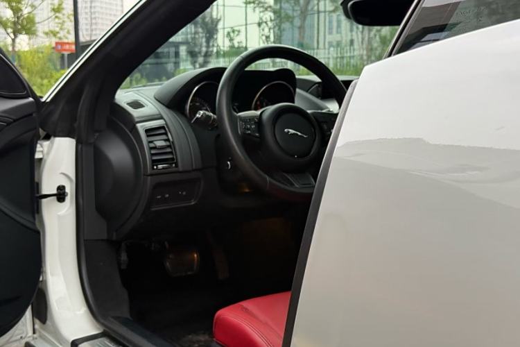 Used Jaguar F-TYPE 2016 3.0 SC Hardtop Version
