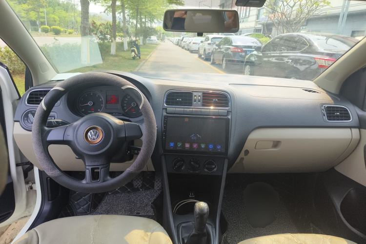 Used Volkswagen Polo 2011 1.6L Manual ZhiShang Edition
