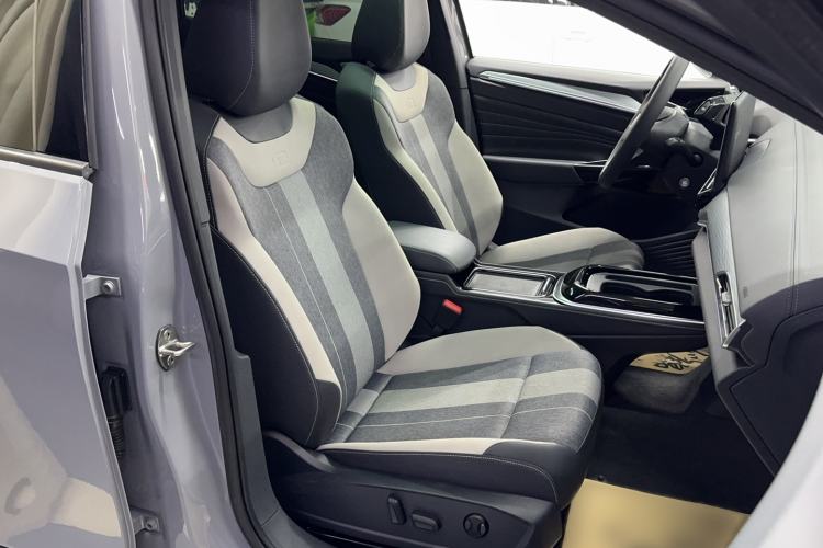 Used Volkswagen ID.4 CROZZ 2022 Pure Edition Limited Edition Right Front Seat