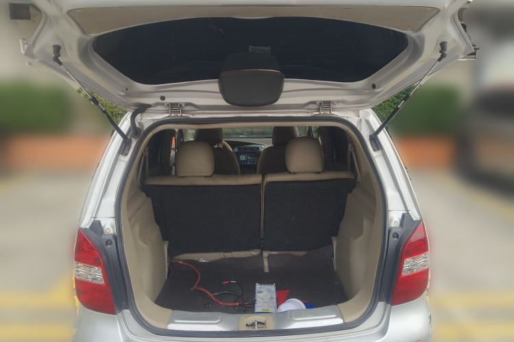 Used Nissan Livina 2010 Jingyue Edition 1.6L Automatic Supercharged Model