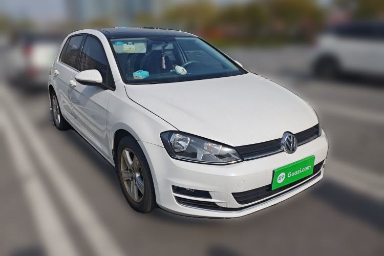 Used Volkswagen Golf 2015 1.6L Automatic Comfort Model Front Right 45 Deg