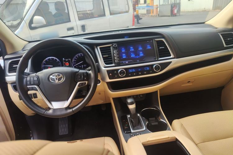 Used Toyota Highlander 2018 2.0T Four-Wheel Drive Luxury Version 7 Seats China VI Standard
