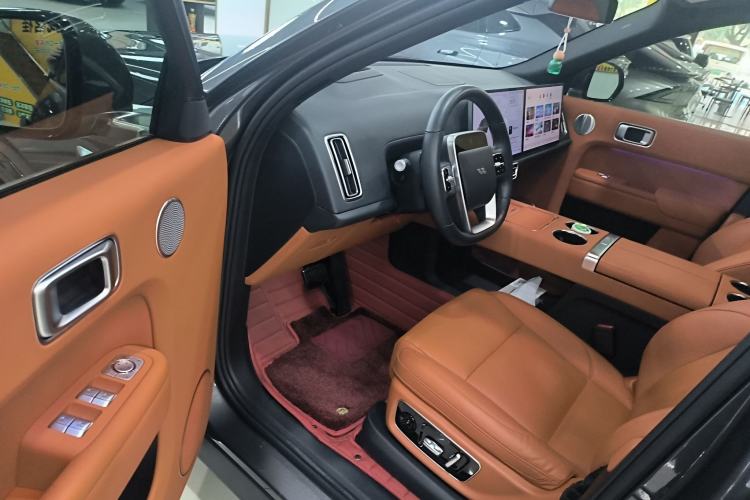 Used Li Auto L8 2023 Pro Model
