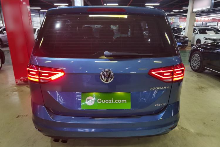 Used Volkswagen Touran 2016 Volkswagen Touran L 280TSI DSG Comfort Edition
