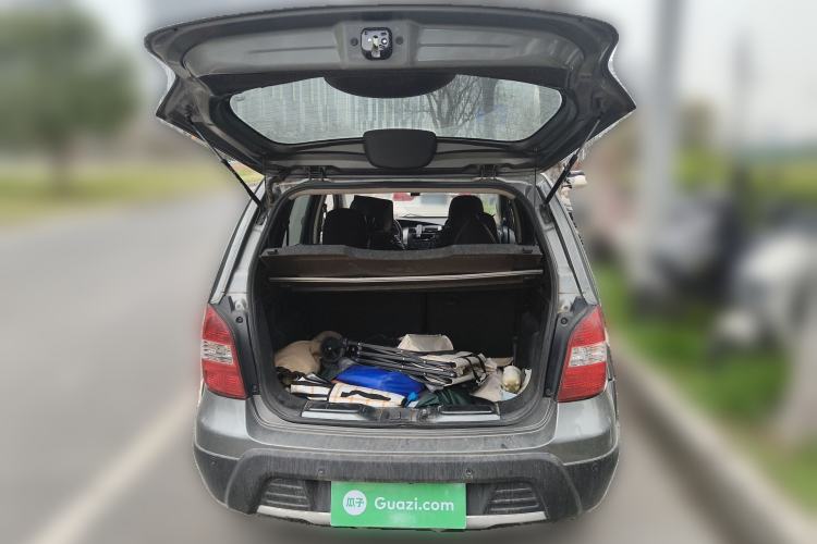 Used Nissan Livina 2010 Jingrui Edition 1.6L Automatic Smart Model Trunk