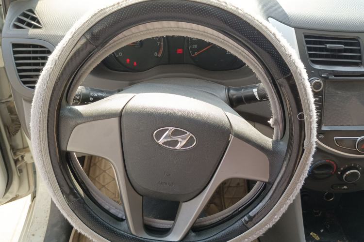 Used Hyundai Verna (older generation) 2016 1.4L Manual Smart GLS Trim