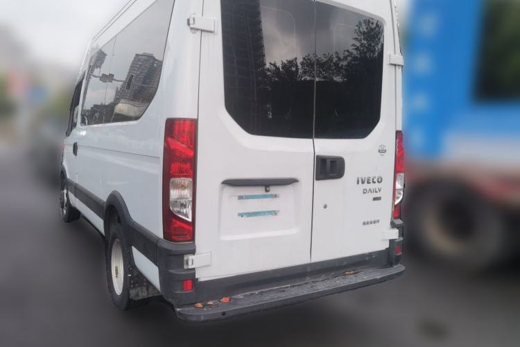 Used Iveco Eurocargo 2020 2.3T Manual Super Rui Long Wheelbase Short Overhang High Roof High Performance F1A
