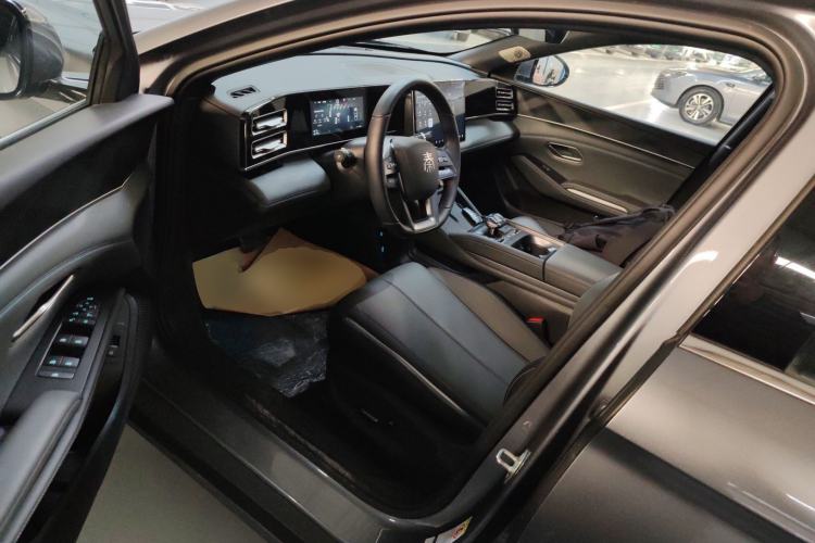 Used BYD Qin L 2025 DM-i Smart Drive 120KM Superior Model Driver Seat