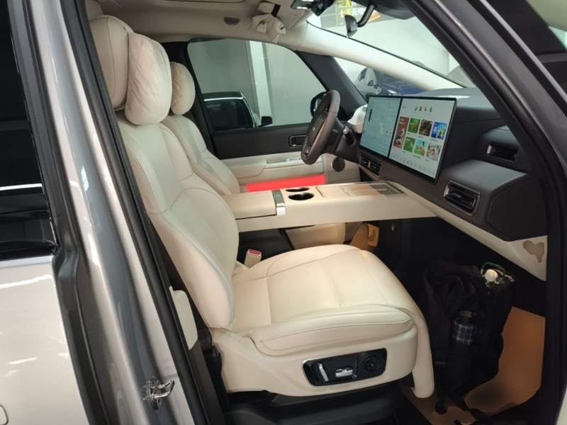 Used Li Auto MEGA 2024 Ultra Model — 24