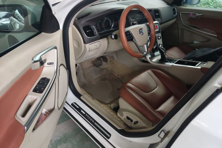 Used Volvo S60 2014 S60L 2.0T Zhiyuan Edition