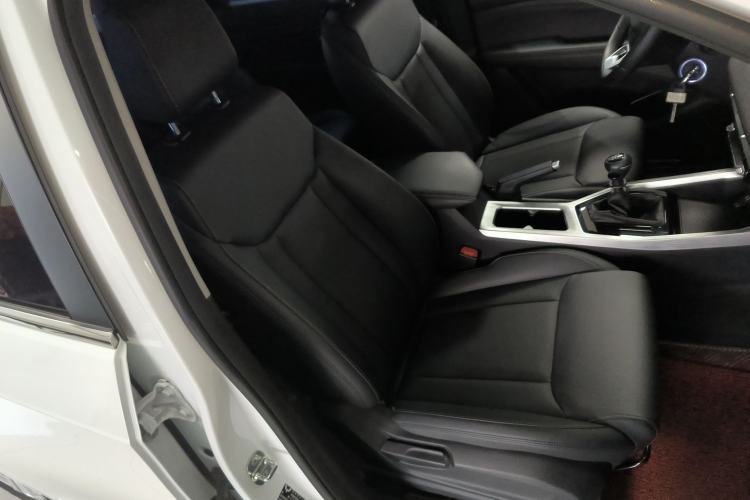 Used Wuling Jiachen 2022 1.5L Manual Comfort Edition