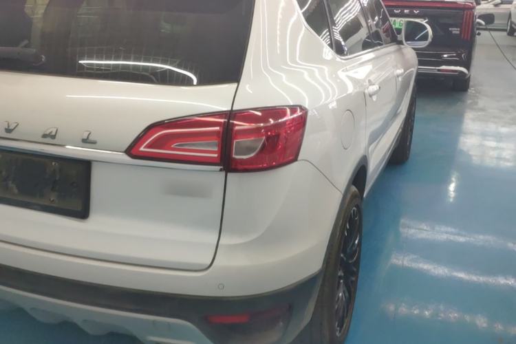 Used Haval H7 2016 Blue-Label H7 2.0T Automatic Luxury Model Right Rear Taillight