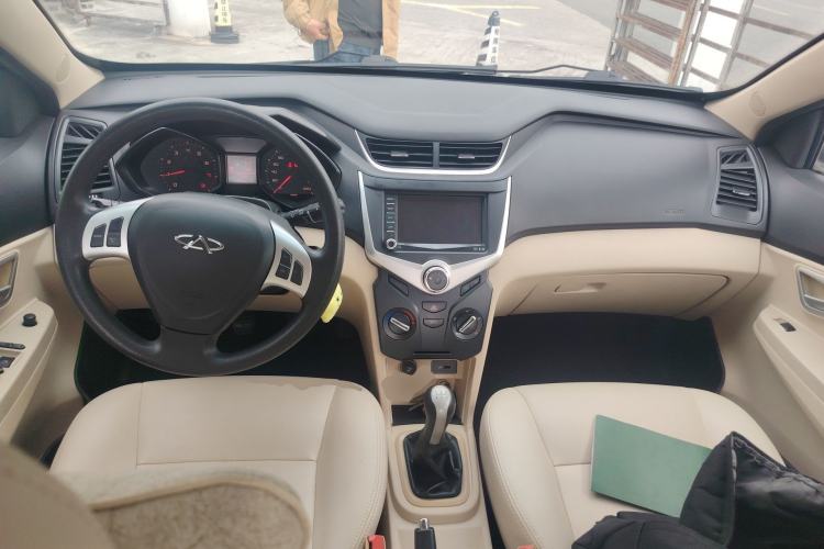 Used Chery Fengyun 2 2013 Hatchback 1.5L Manual Ruiyi Edition Center Console