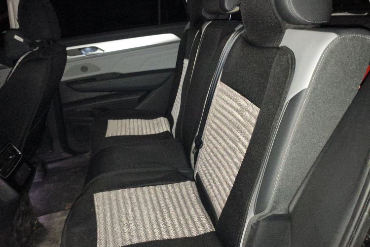 Used Volkswagen Tavendor 2024 330TSI Luxury Touring - All-Inclusive Edition Left Rear Seat