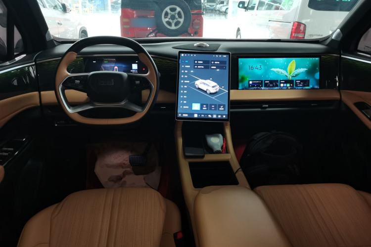 Used Geely Galaxy L7 2023 1.5T 115 km Starship Center Console