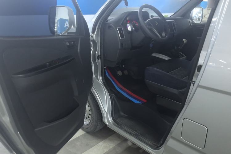 Used Foton Scenic G5 2023 2.0L Gasoline Commercial Version Open-Window 5/6-Seater DAN20L
