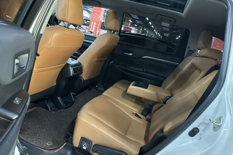 Used Toyota Highlander 2018 2.0T Four-Wheel Drive Knight Edition 7 Seats China VI Standard Interior 2