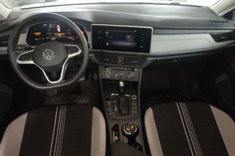 Used Volkswagen Bora 2023 1.5L Automatic Changer Limited Edition Center Console