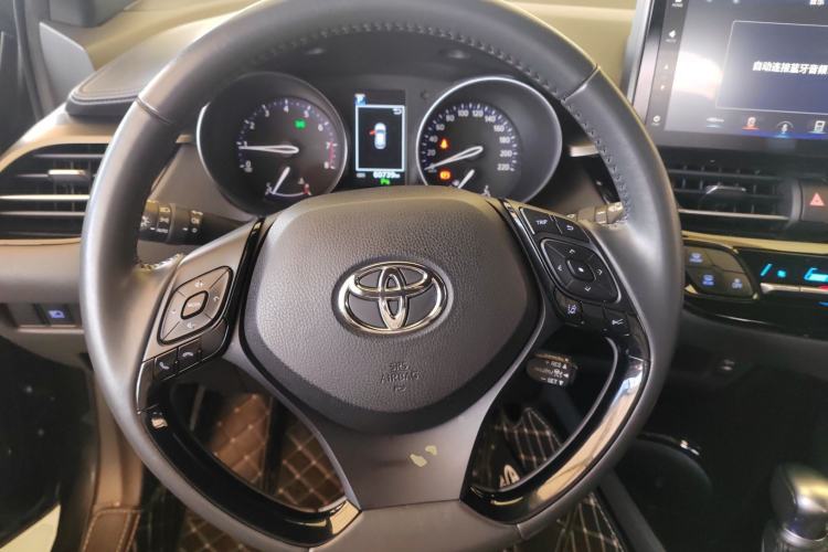 Used Toyota IZOA 2021 2.0L Yichi SPORT
