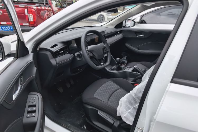 Used Roewe i5 2026 Model 1.5L Manual Comfort Version Driver Seat