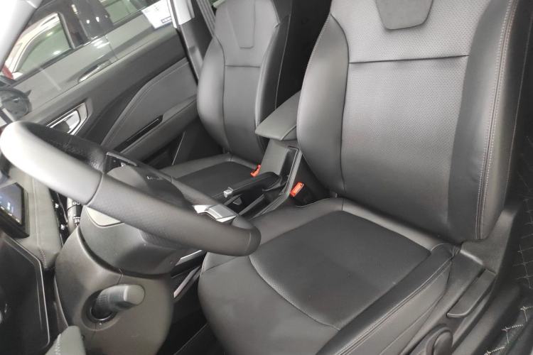 Used Wuling Alvez 2022 1.5L Manual Comfort Version
