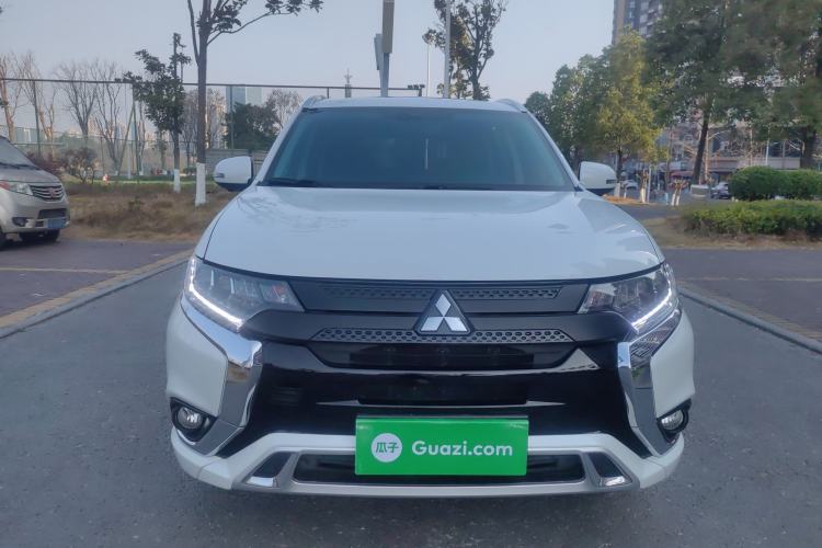 Used Mitsubishi Outlander 2021 2.4L 4x4 Zhi Xiang Edition 7 Seats
