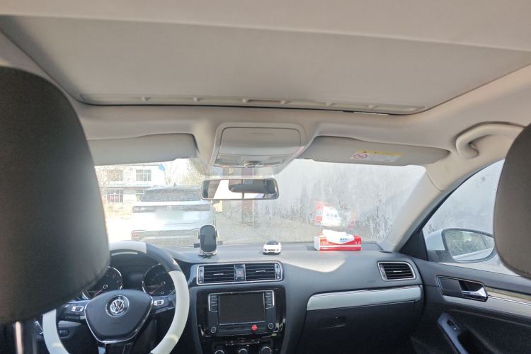 Used Volkswagen Sagitar 2017 230TSI Automatic Comfort Version Headliner