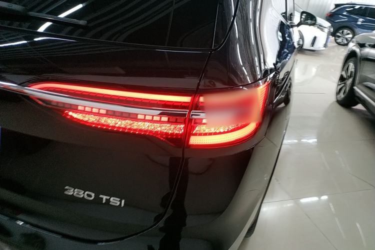 Used Volkswagen Viloran 2024 380TSI Luxury Edition Right Rear Taillight