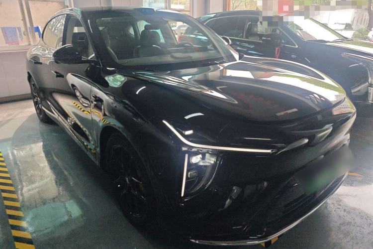 Used IM LS6 2026 Model Range-Extending 66 Max+ Front Right 45 Deg