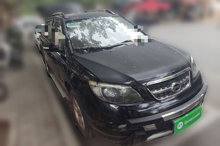 Used BYD S6 2014 2.0L Manual Luxury 5-Seater Front Right 45 Deg