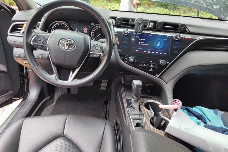 Used Toyota Camry 2019 2.5G Luxury Edition China VI Standard Center Console